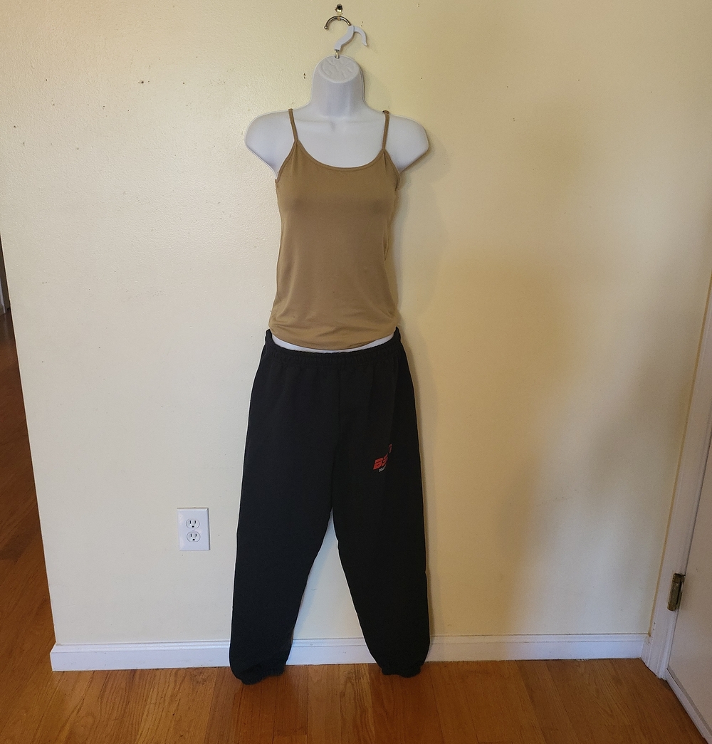 Gildan Black Heavy Blend Sweatpants Label